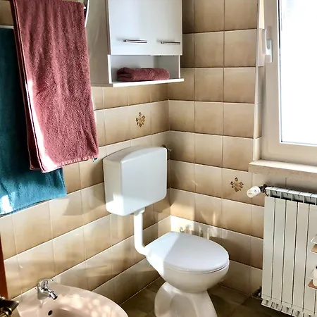 Connys Apartman *
